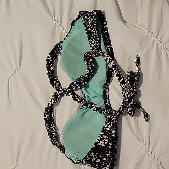 Athleta swim top - Picture 2 of 3